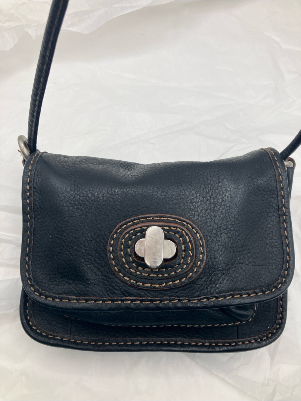 Fossil Black Leather Crossbody with Contrast Stitching Silver Turn-Lock Maddox